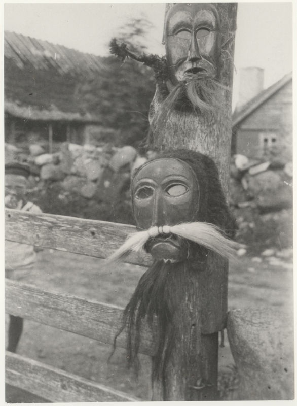 Mardisant's main wooden mask on Big-Pakril