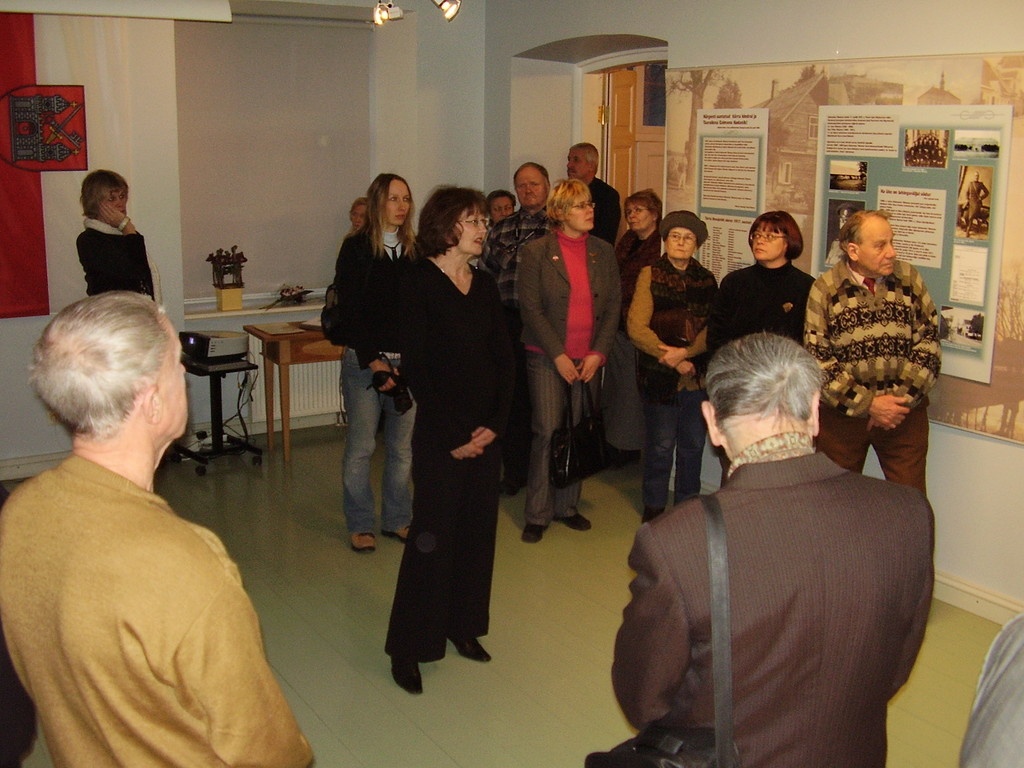 Näitus Tartu linnapeast  Aleksander Tõnissonist, avamine. Kõneleb näituse kuraator Teesi Kivivare. Tartu, 2006.