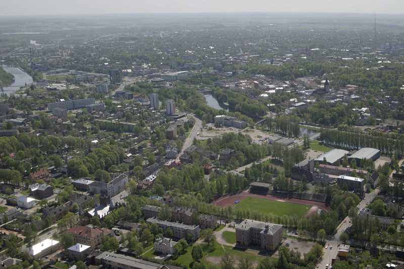 Aerofoto. Keskel Narva mnt, paremal ülikooli staadion. Tartu, 2005.