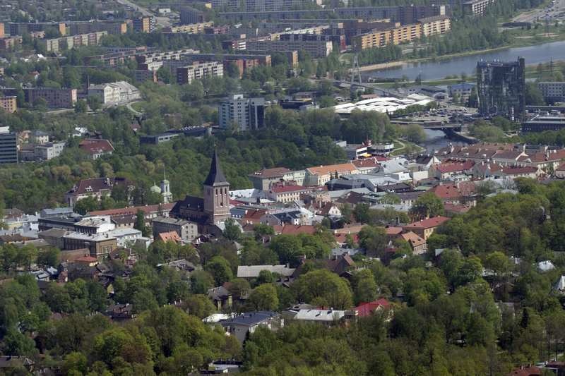 Aerofoto. Vanalinn; ülejõe piirkond. Tartu, 2005.