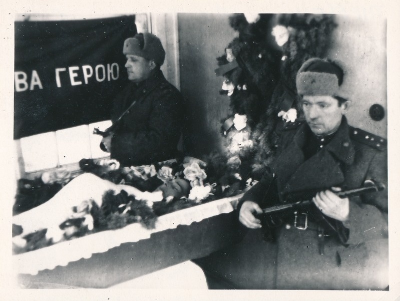 Nõukogude armee 1099. laskurpolgukomandöri major Tsitsõni matus. 1941-1944?