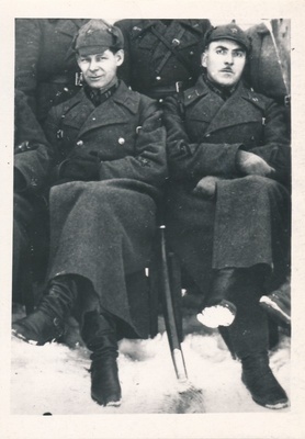 Tartu vallutuslahingutes (1944) osalenud: 48. laskurdiviisi 328. laskurpolgu komandör V. E. Gabuneja (paremal), sõjakomissar major Eškun.  Enne 1940?  duplicate photo