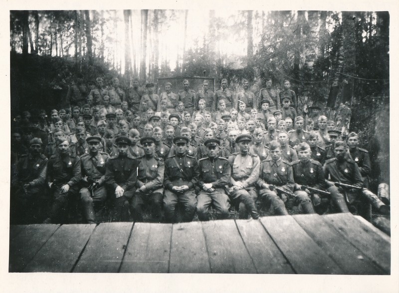 282. laskurdiviisi ratsakäskjalgade, seppade, loomavelskrite, arstide, autojuhtide kokkutulek. 6.09.1943
