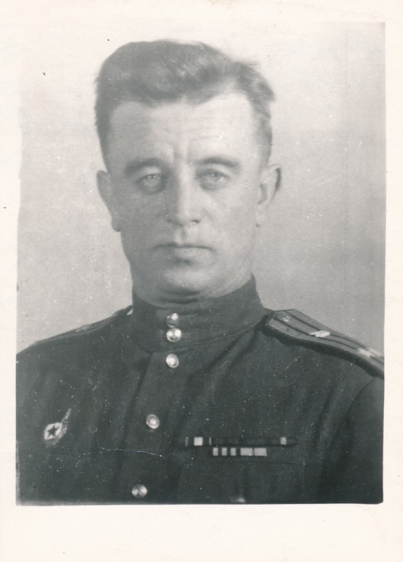 Alampolkovnik V. G. Sokolov - 326. armee iseliikuvate suurtükkide kaardiväepolgu komandör. 1941-1945?