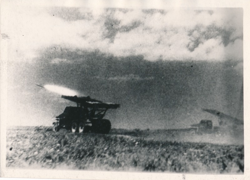 Raketiheitja Katjuša tulistamas. 1941-1945?