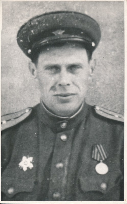 86. laskurdiviisi 330. laskurpolgu keemilise teenistuse ülem, kapten Fjodor Davõdovitš Grigorjev. 1941-1945?