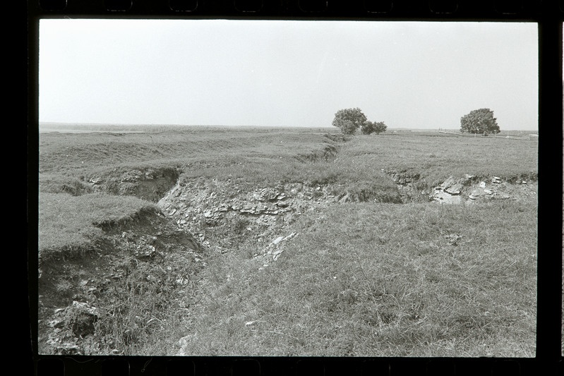 1916 paesse raiutud kaevik Vääna-Postil, 1987