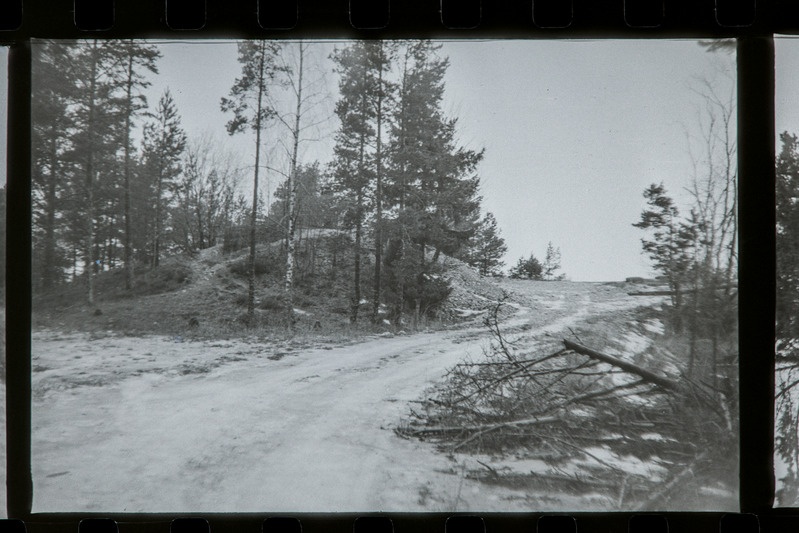 Tahkuna 180mm rannapatarei (1941) komandokeskus idast, 1995