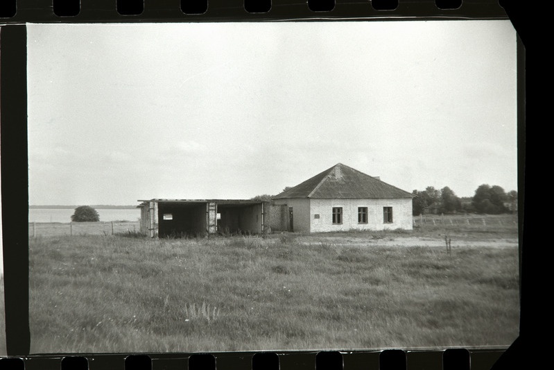 Spithami raadiolokatsioonikeskuse pääslahoone koos garaažiga, 21.09.1993