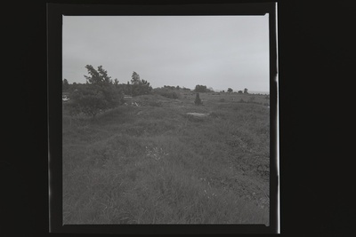 Sõru patarei eesvall koos süvenditega, kus kunagi asusid varjendid, 1986  duplicate photo