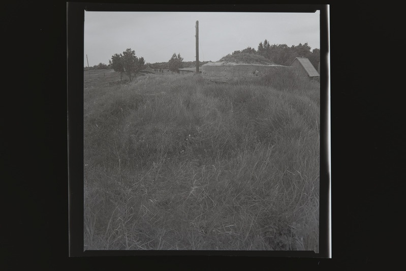 Sõru patarei eesvallile 1941. a rajatud dott, 1986