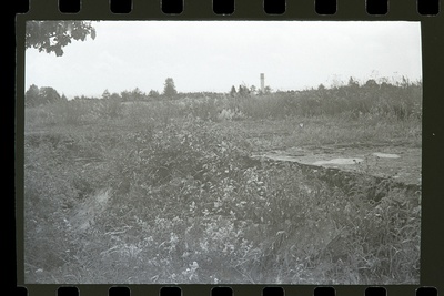 Sõru patarei eesvall, taamal Sõru liitsihi t/t, 1985  duplicate photo