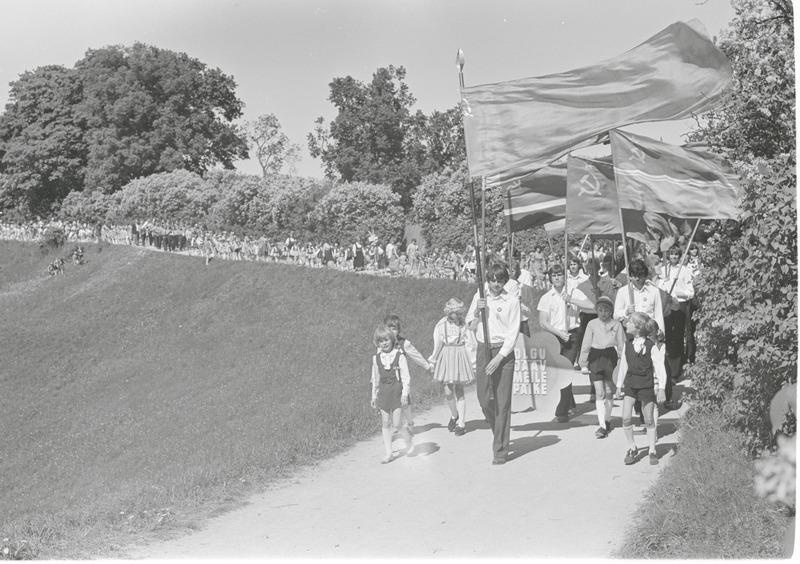 Rakvere. Lastekaitsepäeva pidu Vallimäel