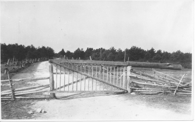 Gate near the village of Hullo  duplicate photo