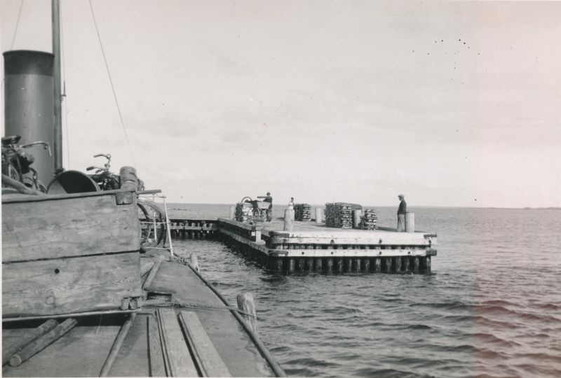Photo. Sviby port bridge. Summer memories from Vorms in the album. 1933/34. Photo: J.F. Luikmil.