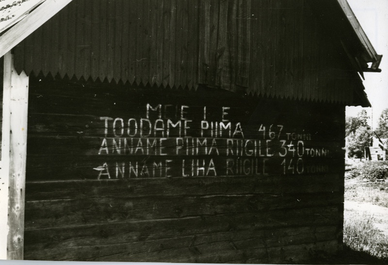 Aida wall painted slogans in Sviby village on the island of Vorms