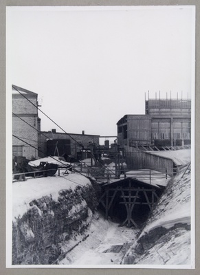 Stone oil. Start of the rope, which leads to the ash mountain  duplicate photo