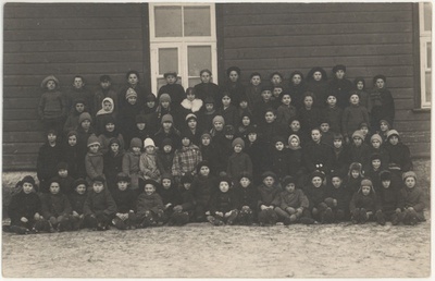 Keila kooli Punase Risti liikmed  duplicate photo