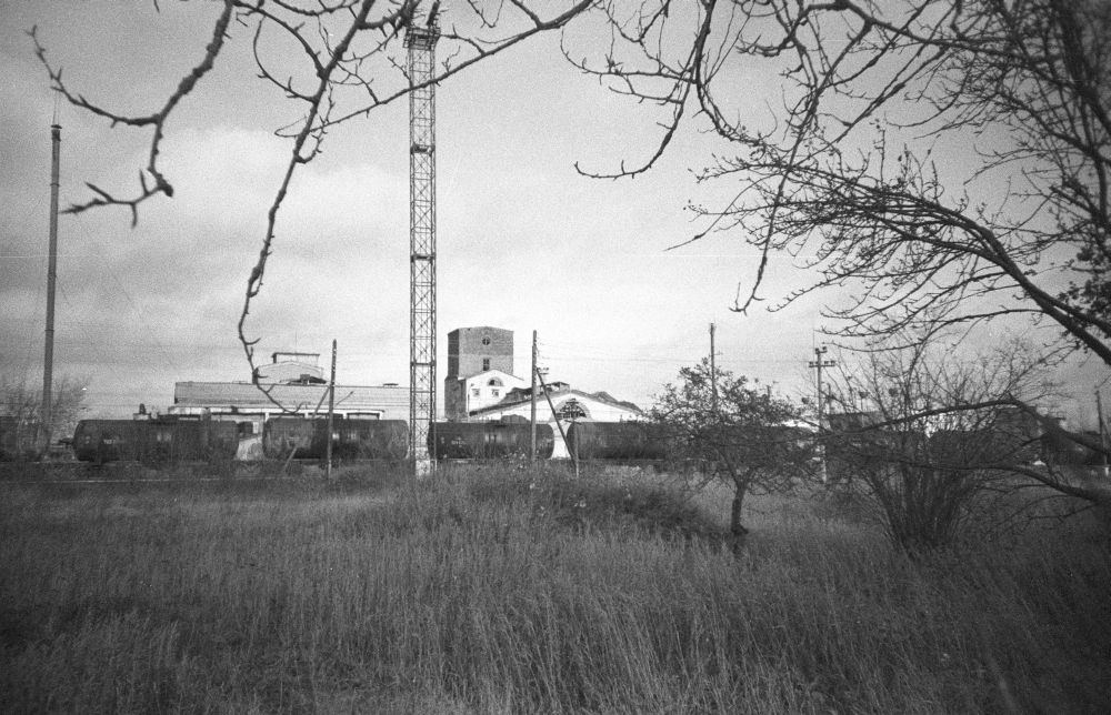 Buildings of stone oil oil factory