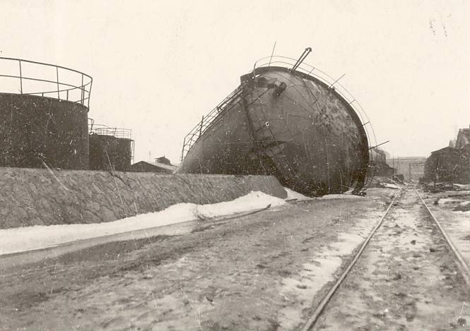Crushed Oil Cister Stone Oil Factory at the yard