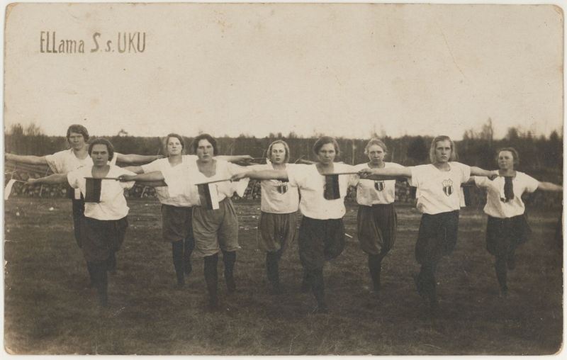 Spordiselts UKU naisvõimlejad Ellamaal