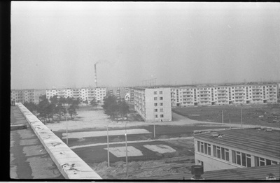 Construction of apartment buildings in Mustamäe 5th micro district. View e. Vilde road. Pictured in Tallinn 37. High school from the street.  similar photo
