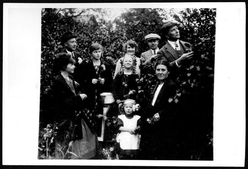 Seltskond Keila mõisa õunaaias