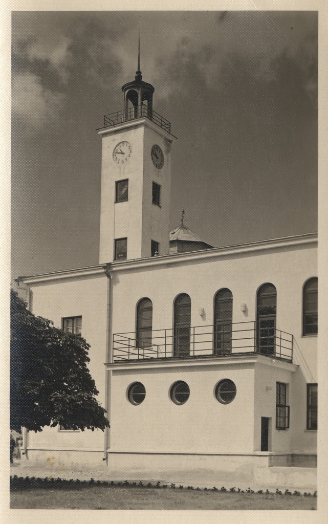 Estonia : Viljandi raekoda = Rathaus