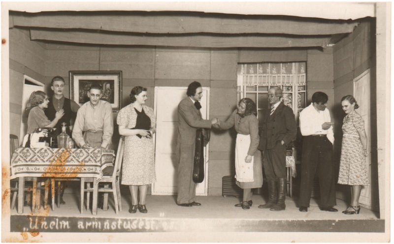 Keila Tuletõrje ja Laulu ja Muusika Seltsi tegelased etenduses "Unelm armastusest"