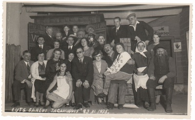 Oskar Lutsu "Tagahoovis" Keila Vabatahtliku Tuletõrjeühingu näitering  duplicate photo