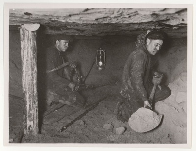 Töölised Eesti Fosforiidi Ülgase kaevanduses  duplicate photo