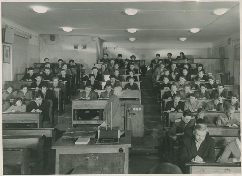 TPI füüsika auditoorium Kalinini 101, kõrgema matemaatika loeng kaugõpperühmadele, 1960.-ndad a.