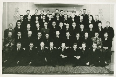 Tallinna Tehnikainstituudi  1.aastapäeva ball "Kuldlõvis", grupipilt, 1937.a.  similar photo