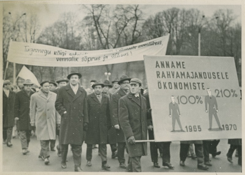 TPI majandusteaduskond 1.mai demonstratsioonil, 1970.a.