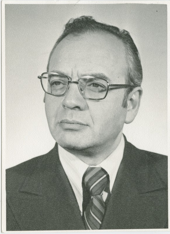 Jusef Livšits, TPI ühiskonnateaduste teaduskonna professor, õigusteaduste doktor, portree