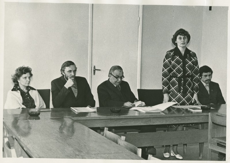 XXIX vabariikliku üliõpilaste teaduslik-tehnilise konverentsi pidulik avamine TPI-s, fotol: L. Saks, A. Laansoo, J. Tammeorg, L. Pest, N. Vasjutin, 30.märts 1977.a.