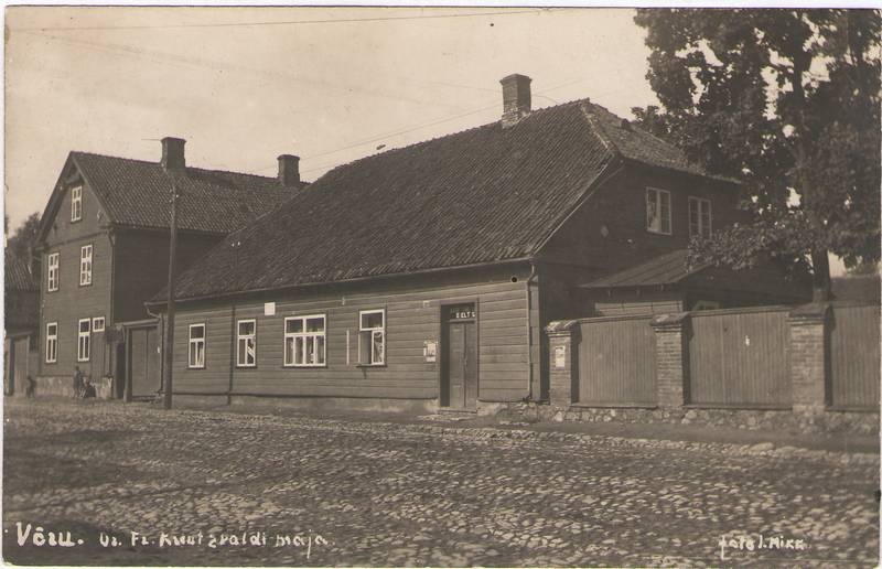 Foto. Fr. R. Kreutzwaldi elumaja.