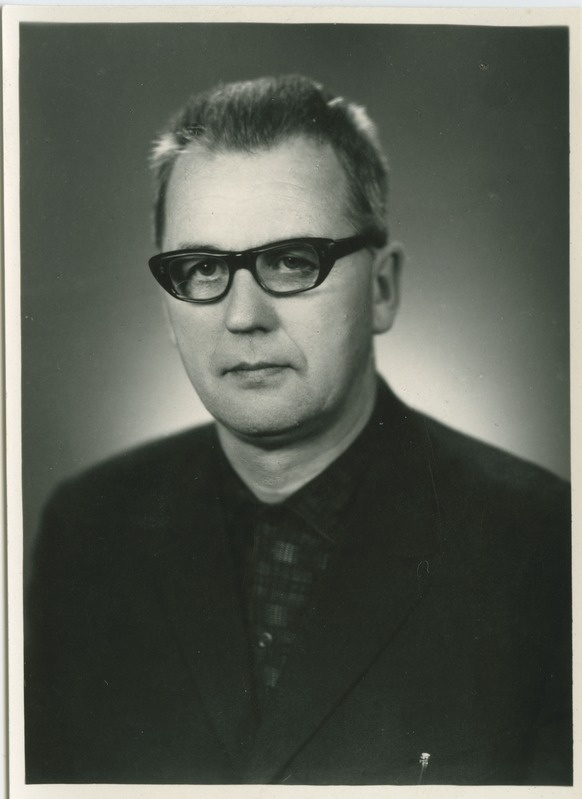 Peeter Larin, TPI NLKP ajaloo kateedri professor, ajaloodoktor, portree, 1970.a.