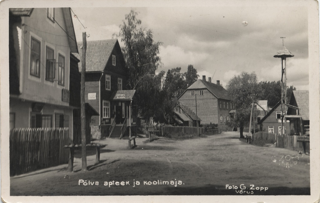 Põlva pharmacy and schoolhouse