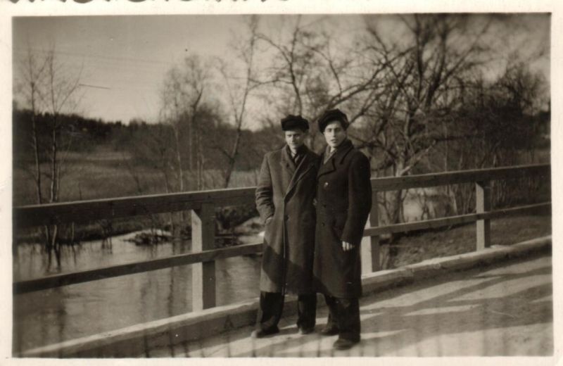 Men on the Põlva Bridge