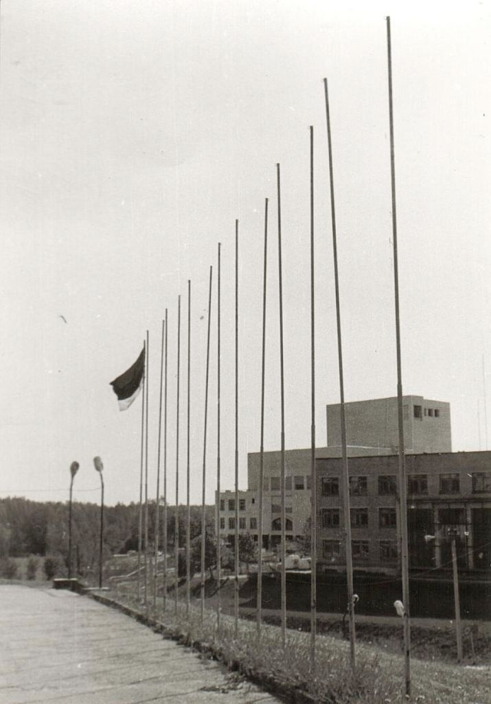 Põlva Culture Centre, J. Hurda monument
