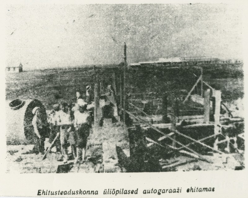 TPI tudengid tööl Kasahhi NSV-s, Zaretšnõi sovhoosis, autogaraaži ehitamas,1956.a.