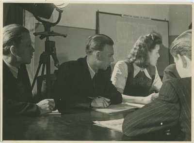 TPI raamatukogu lugemissaal Kalinini 101,1950.-ndad a.  similar photo