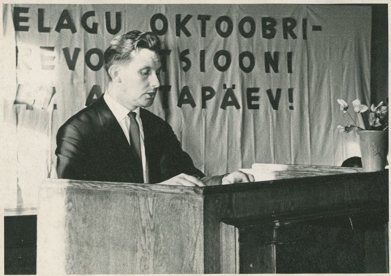 E. Piiroja kõnelemas TPI aulas SSOR-i 47.aastapäeval, 1964.a.