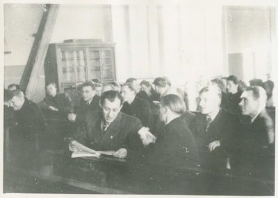 Diplomiprojektide kaitsmine TPI keemiateaduskonnas,1950.-ndad a.  similar photo