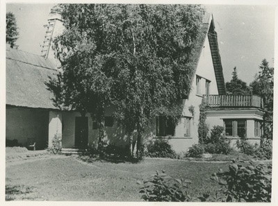 Arhitekt Erika Nõva projekteeritud maja Tallinnas Tähetorni 6, vaade edelast, 1957  similar photo