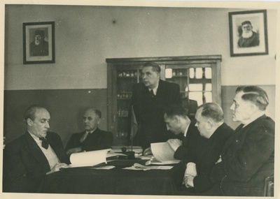 TPI vastuvõtukomisjon, vasakult:1) A. Rannes, 2) L. Kalman, 3) A. Kõll (esimees), 4) E. Rannak, 5) E. Siirde, 6) E. Kikerpill, 1951  similar photo
