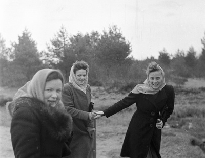 Aloizia Maria Reimanni ülesvõte 1943. aasta kevadel Nõmmelt  similar photo