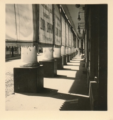 Tartu kaubahoovi sammastik  similar photo