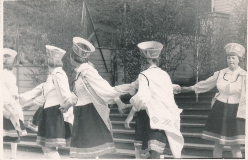 Rakvere Pioneerimaja noorte laulu- ja tantsuansambel